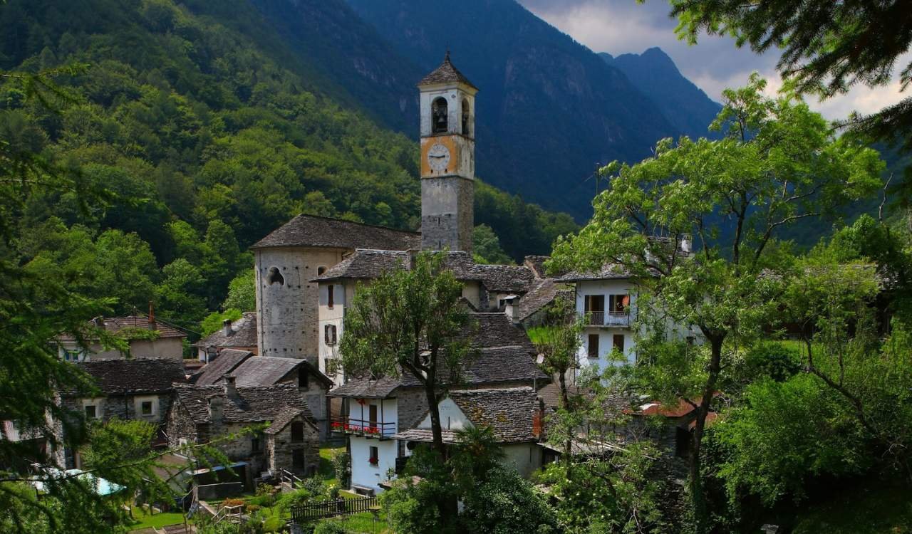 Lavertezzo Village